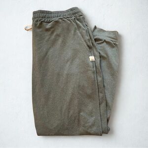 Vuori women’s green/gray performance joggers with drawstring size large